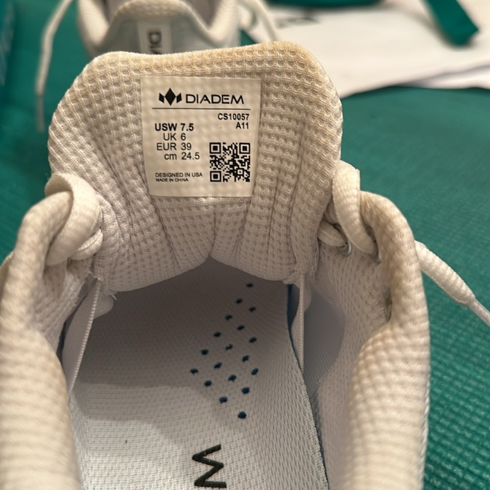 Diadem court shoe. Great for pickleball and tennis! - Picture 2 of 6